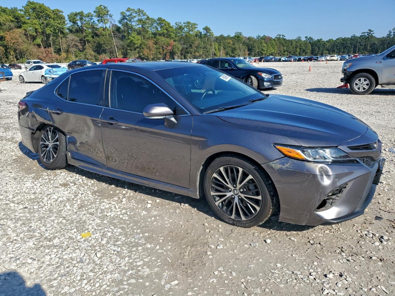 Toyota Camry L Image 12