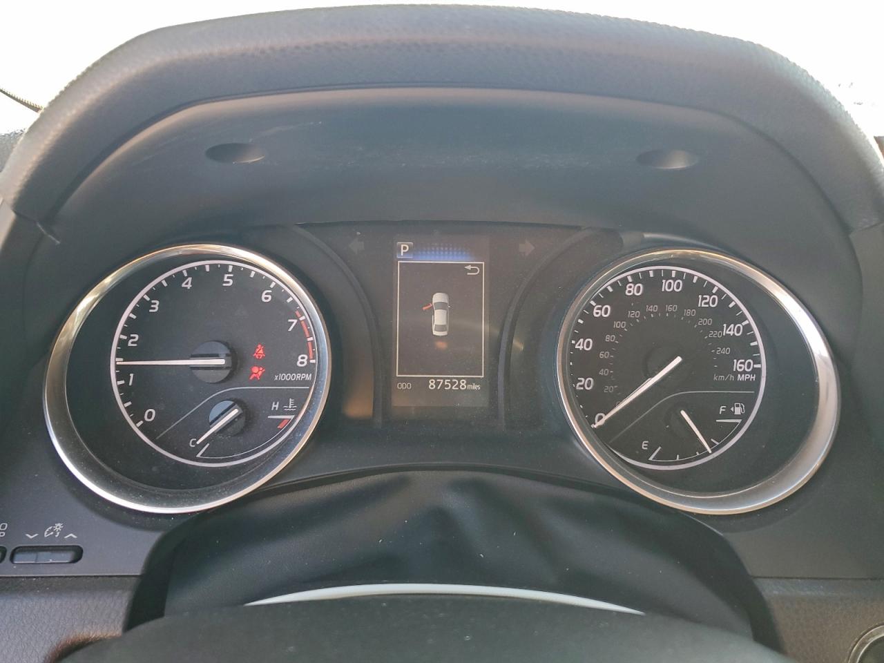 Toyota Camry L Image 9