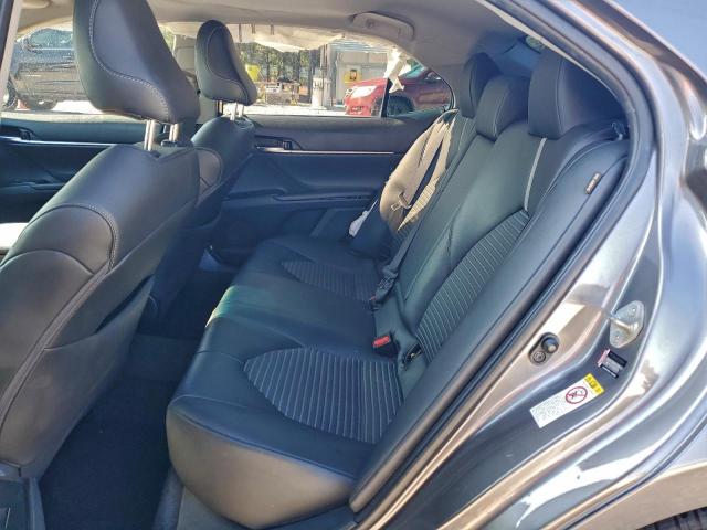 Toyota Camry L Image 8