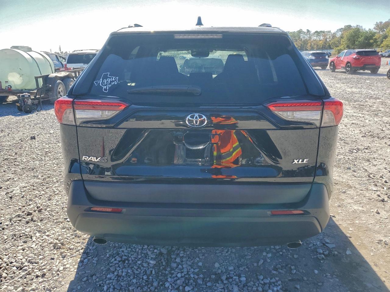 Toyota RAV4 Xle Image 6