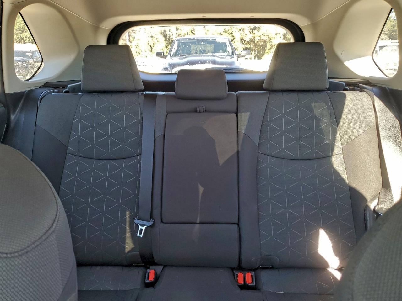 Toyota RAV4 Xle Image 14