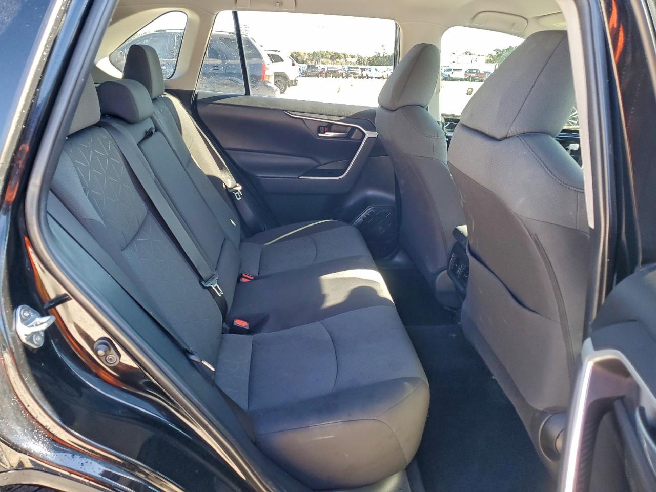 Toyota RAV4 Xle Image 10