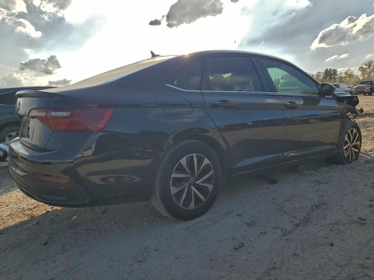 Volkswagen Jetta S Image 2