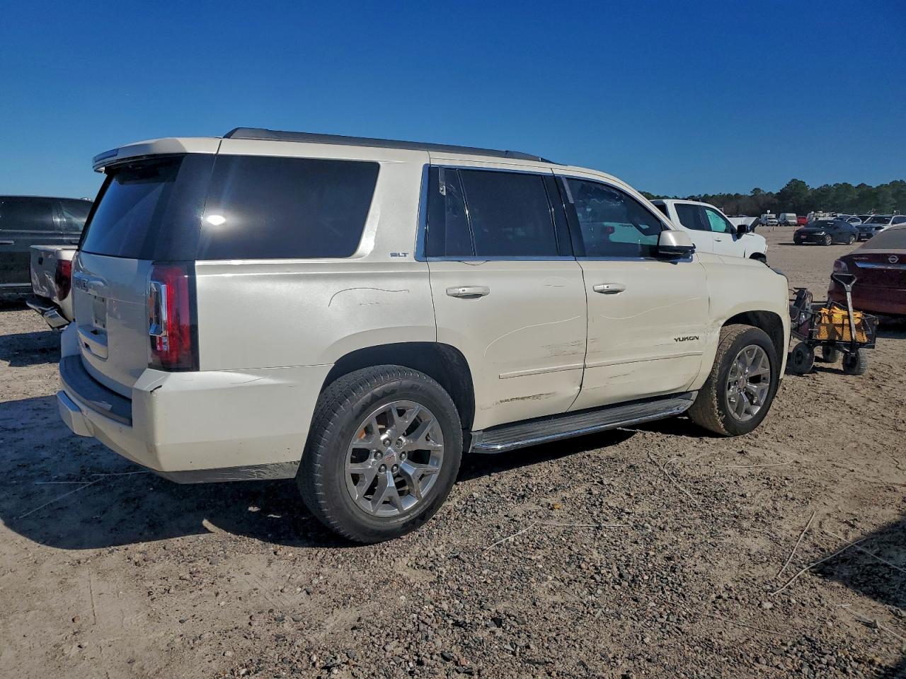GMC Yukon Slt Image 11