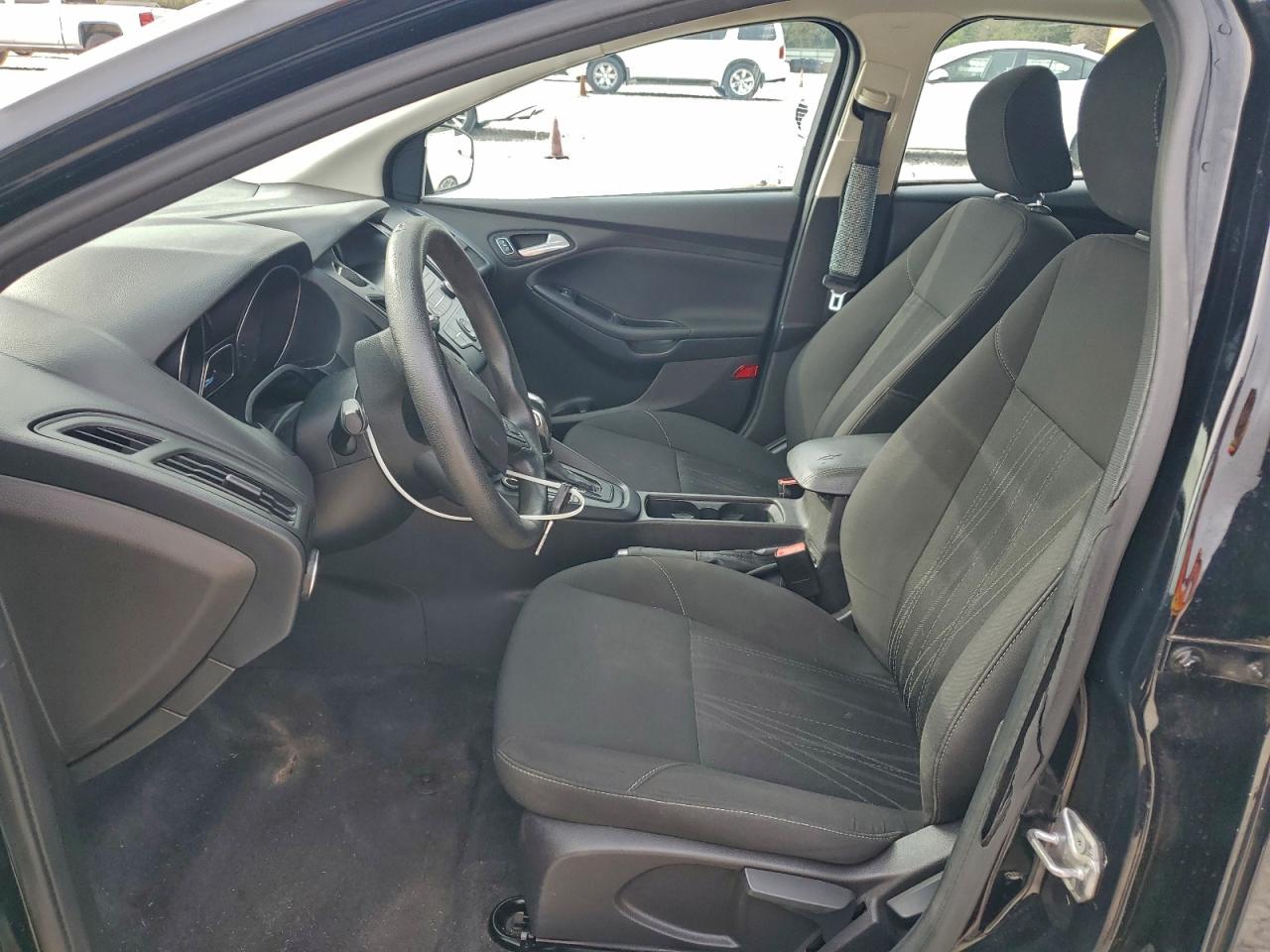 Ford Focus Se Image 6