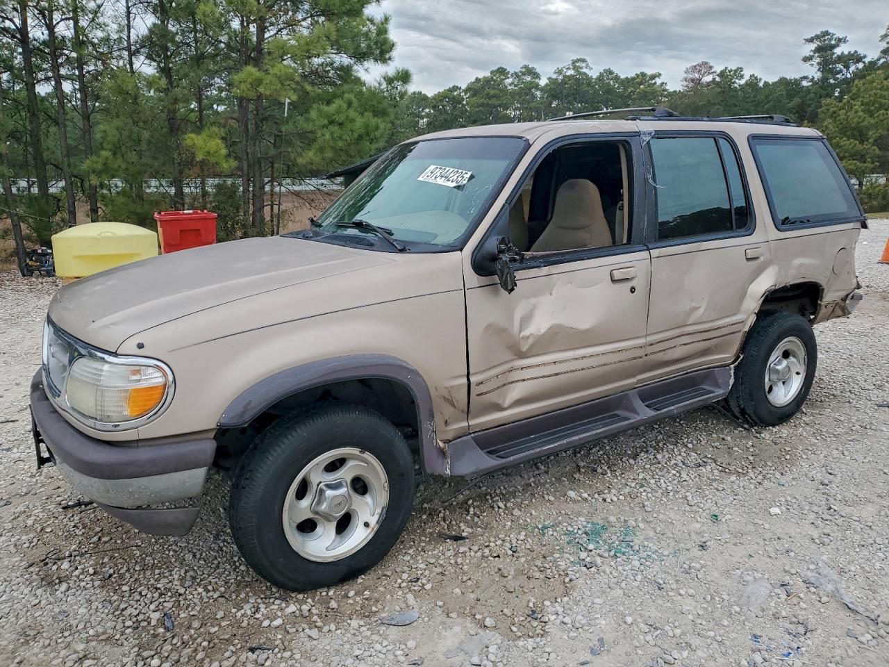 Ford Explorer Image 1