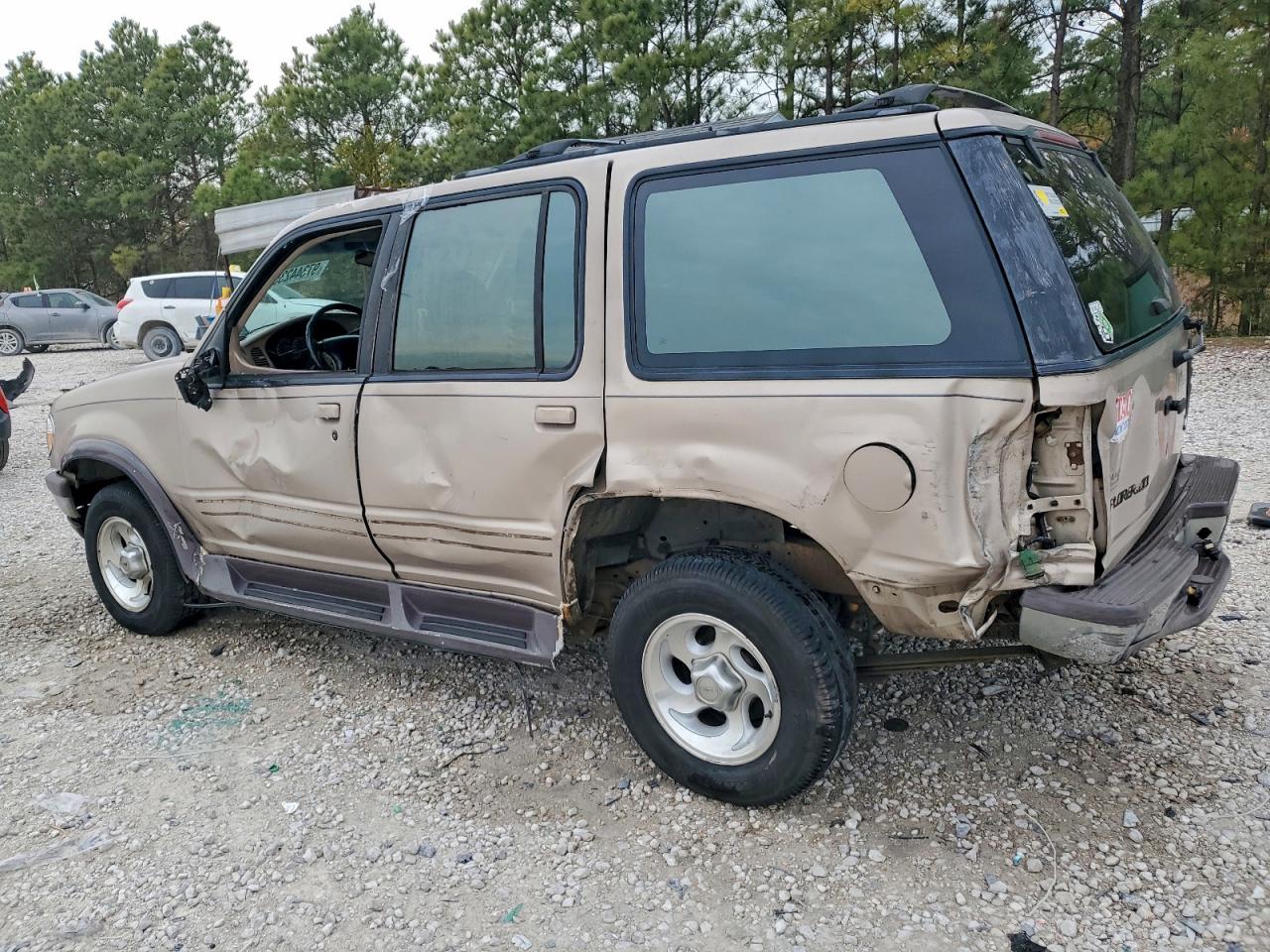 Ford Explorer Image 6