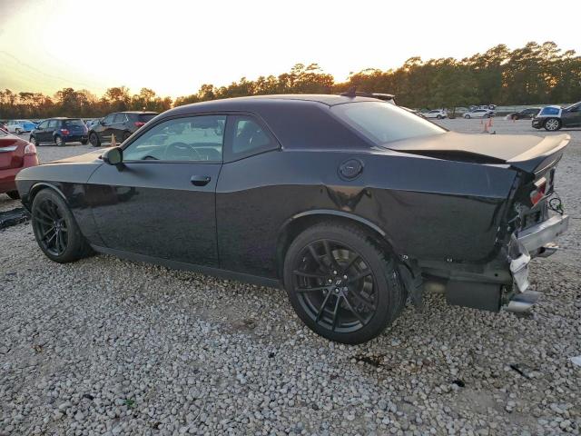 Dodge Challenger R/t Scat Pack Image 2