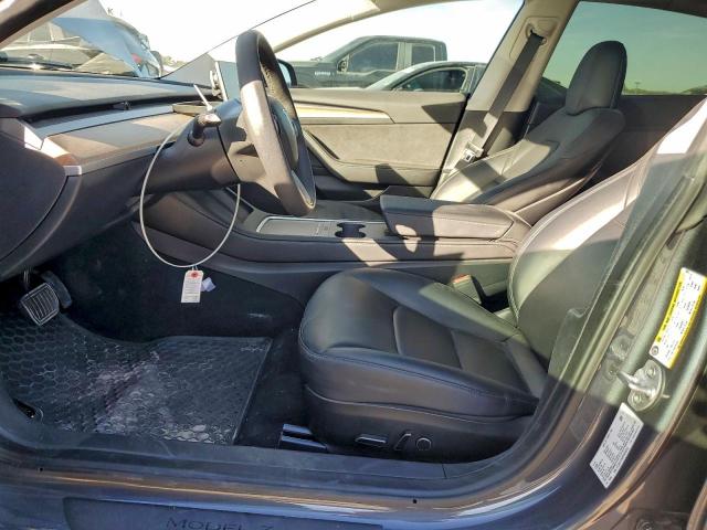 Tesla Model 3 Image 5
