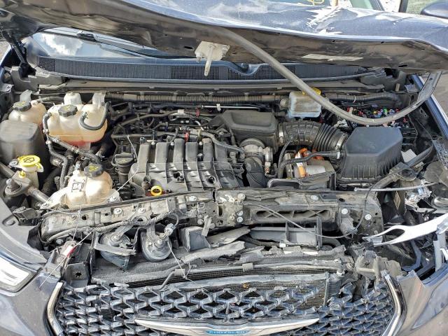 Chrysler Pacifica Hybrid Touring L Image 8