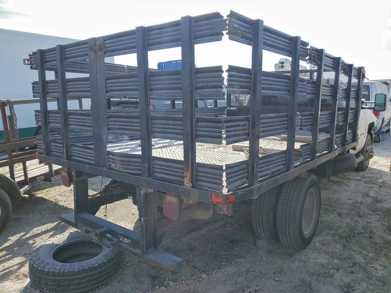 Chevrolet Silverado C3500 Image 8