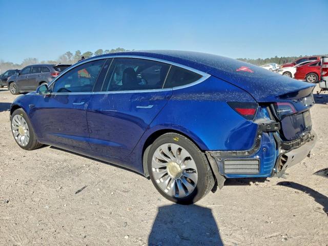 Tesla Model 3 Image 5