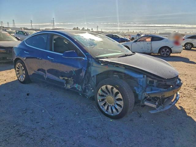 Tesla Model 3 Image 7