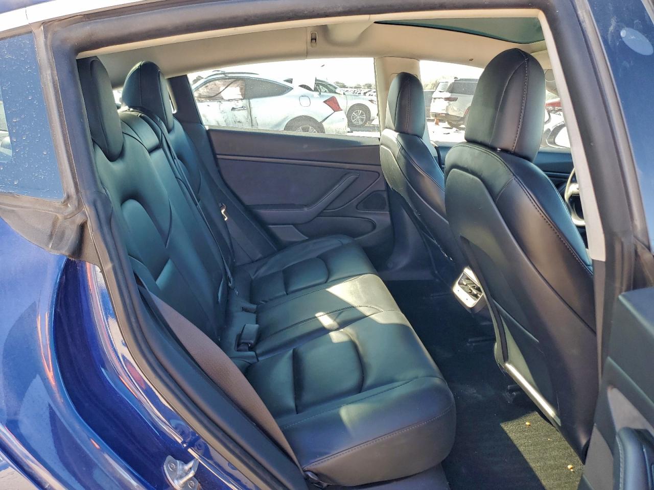 Tesla Model 3 Image 10