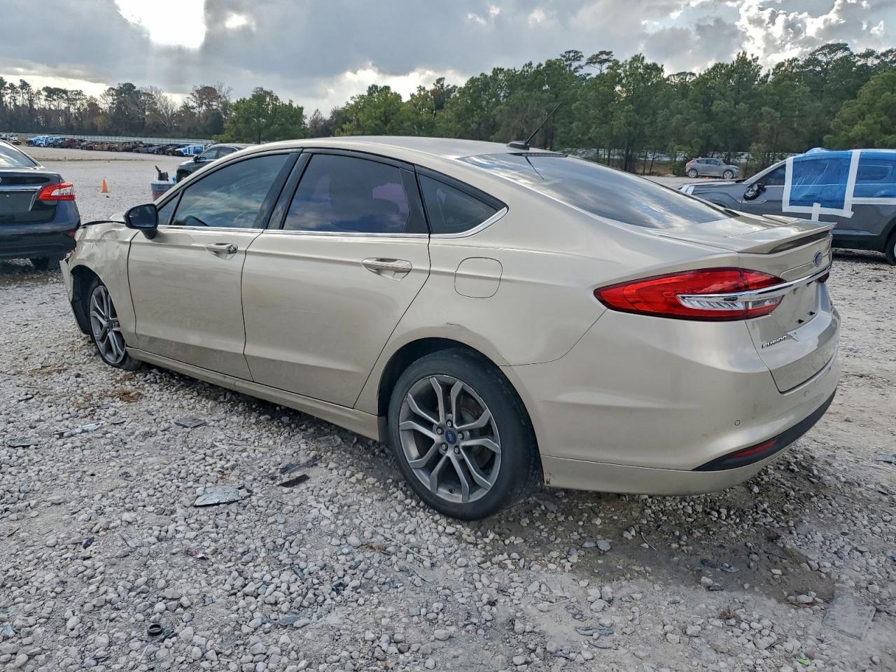 Ford Fusion Se Image 12