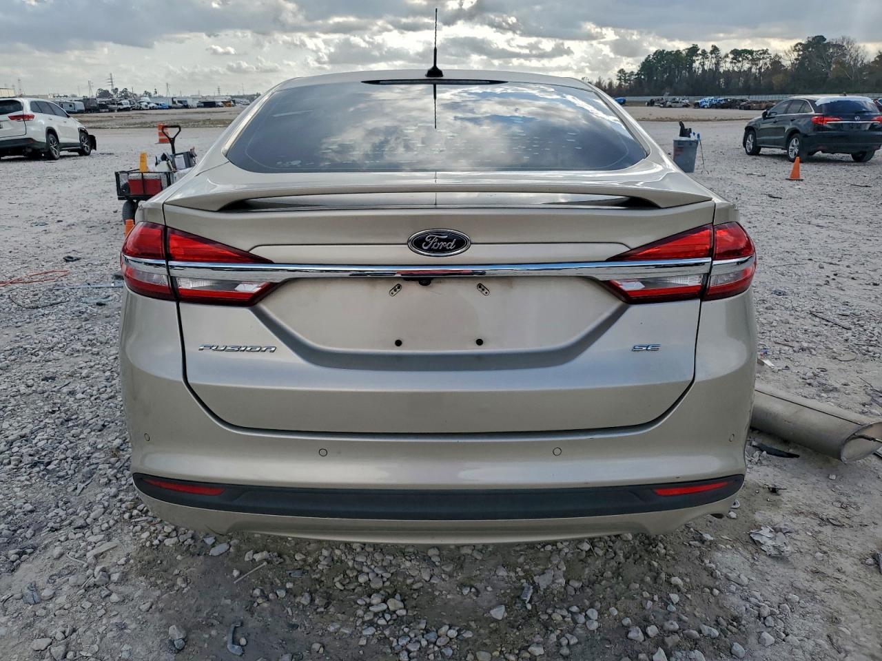 Ford Fusion Se Image 10