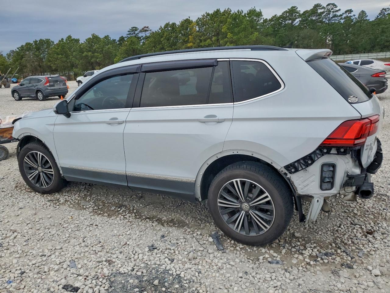 Volkswagen Tiguan Se Image 6