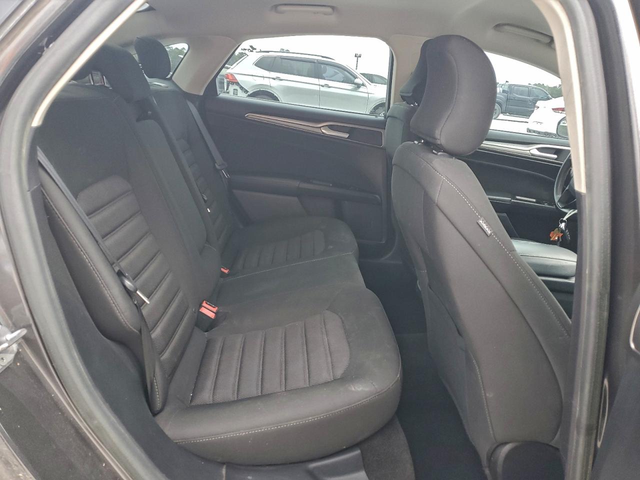 Ford Fusion Se Image 7