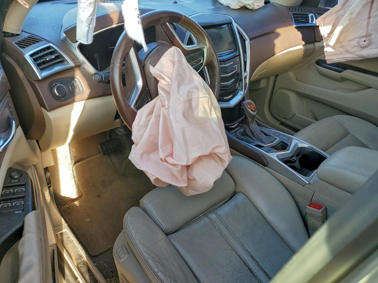 Cadillac SRX Luxury Collection Image 3