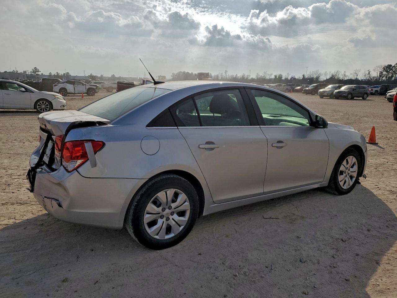 Chevrolet Cruze Ls Image 8