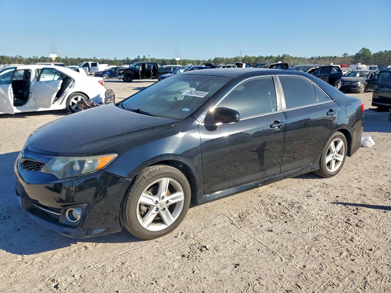 Toyota Camry Base Image 1