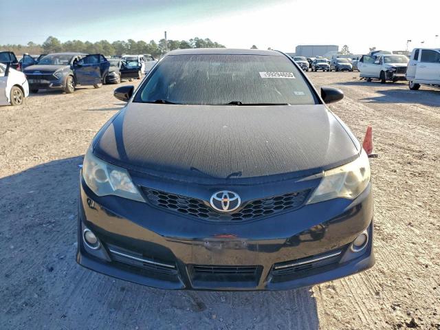 Toyota Camry Base Image 4