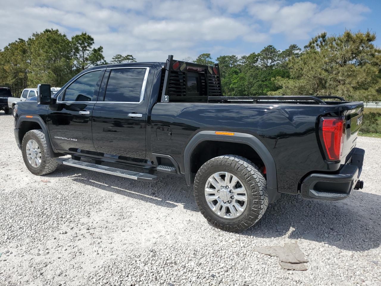 GMC Sierra K2500 Denali Image 10