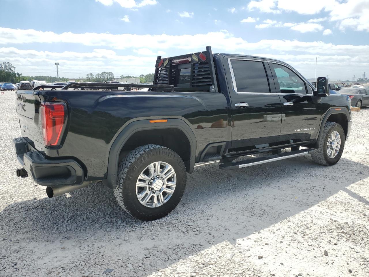 GMC Sierra K2500 Denali Image 6