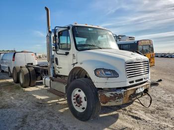  Salvage Freightliner M2 106 Med