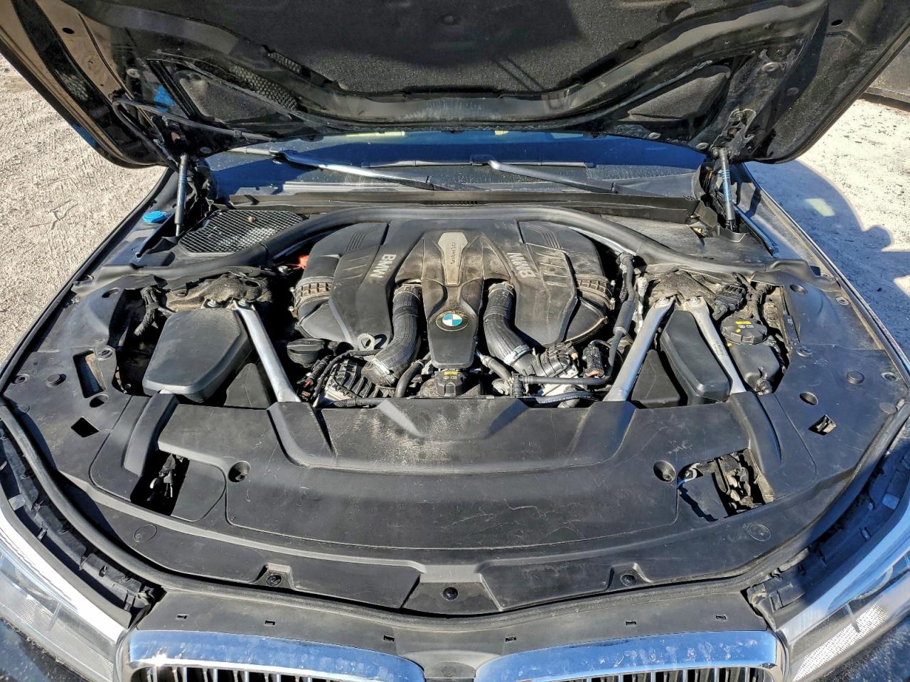 BMW 7 Series I Image 12