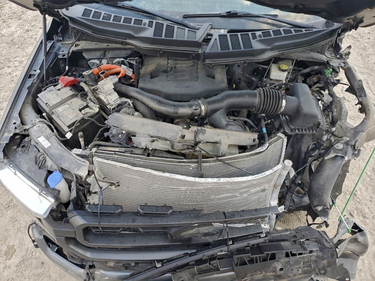 Ford F-150 Supercrew Image 8