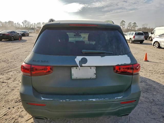 Mercedes-Benz GLB 250 Image 2