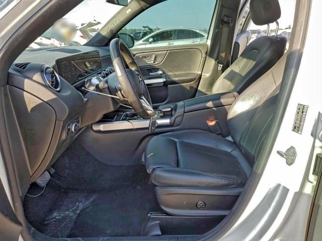 Mercedes-Benz GLB 250 Image 4