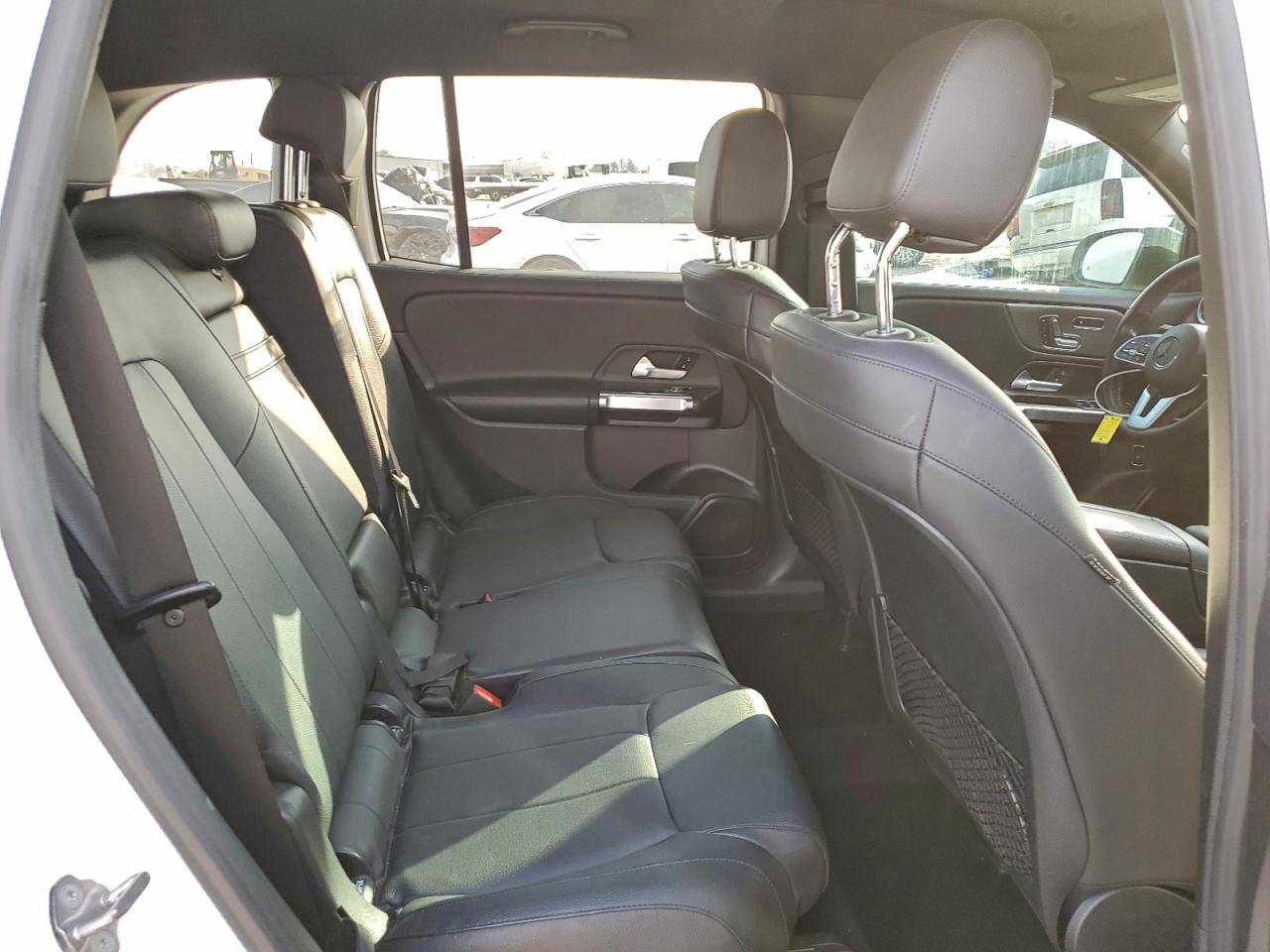 Mercedes-Benz GLB 250 Image 5