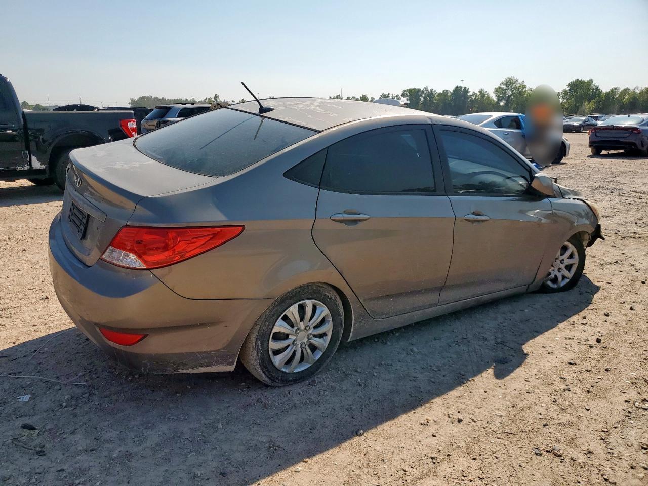 Hyundai ACCENT Gls Image 3