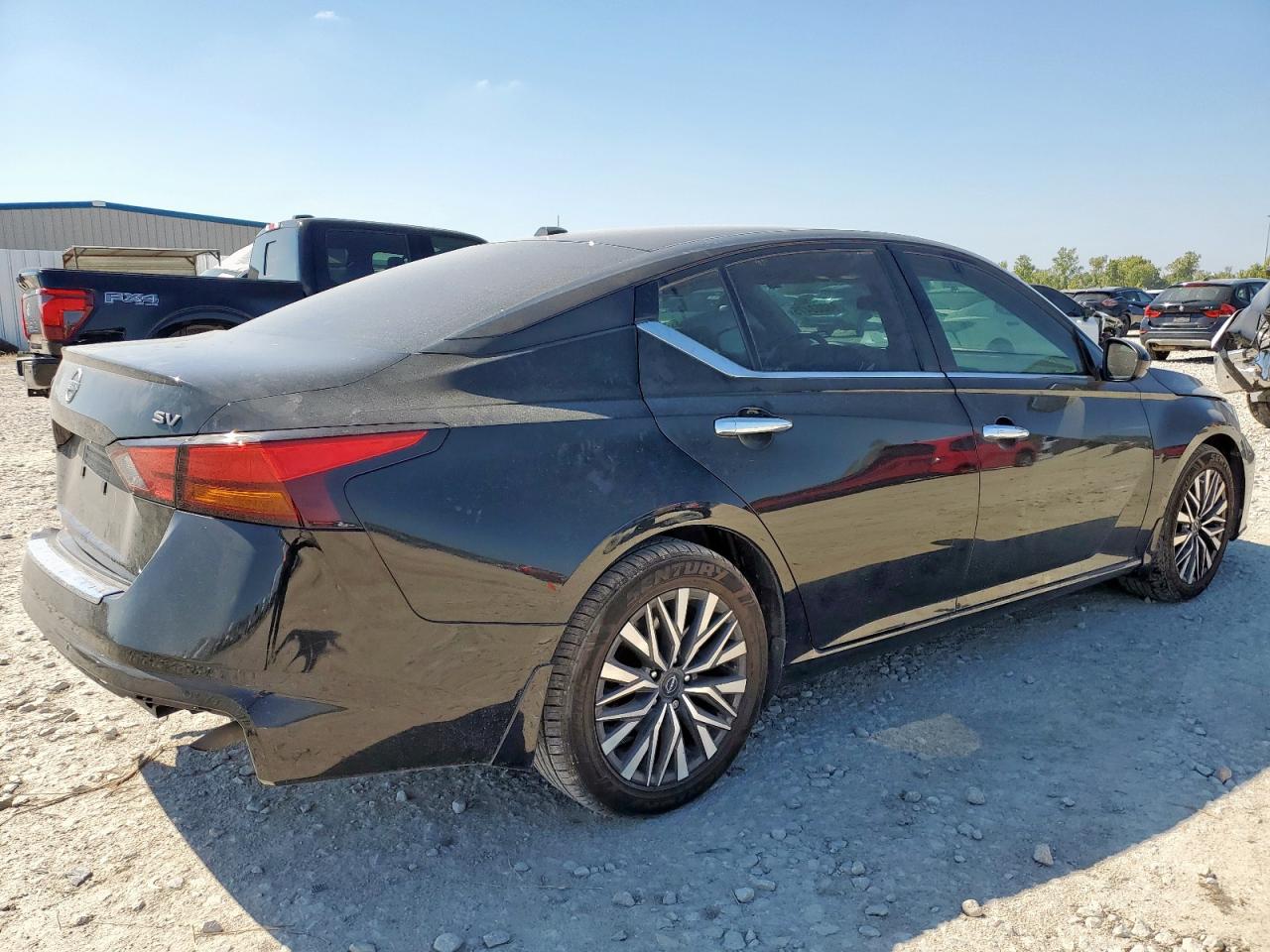 Nissan Altima Sv Image 3