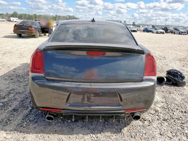 Chrysler 300 S Image 9