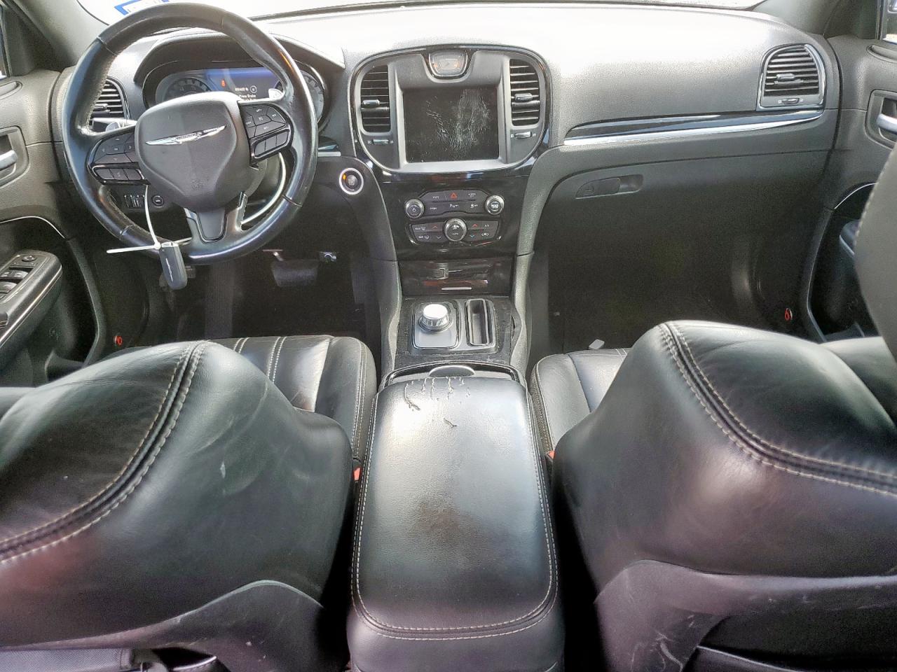 Chrysler 300 S Image 12