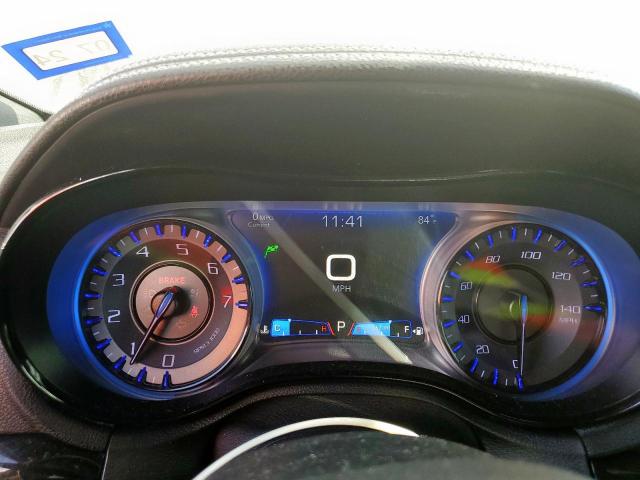 Chrysler 300 S Image 8