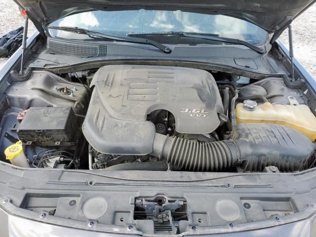 Chrysler 300 S Image 3