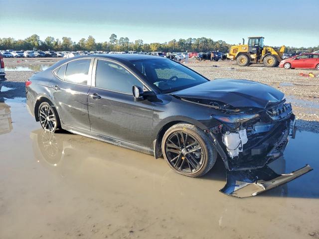 Toyota Camry Xse Image 3