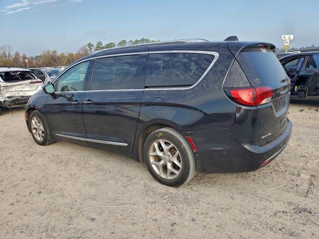 Chrysler Pacifica Touring L Image 5