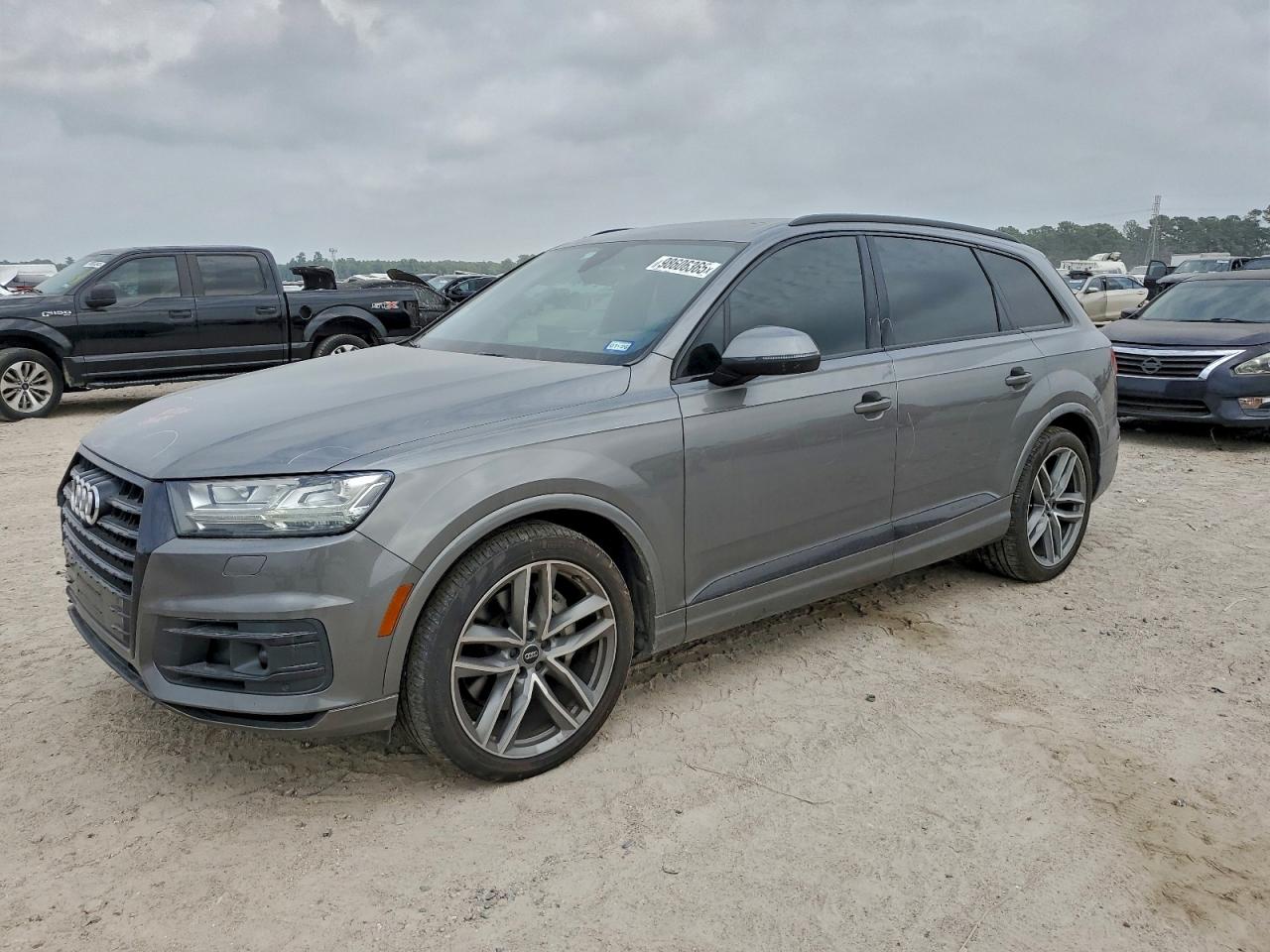 Audi Q7 Prestige Image 1