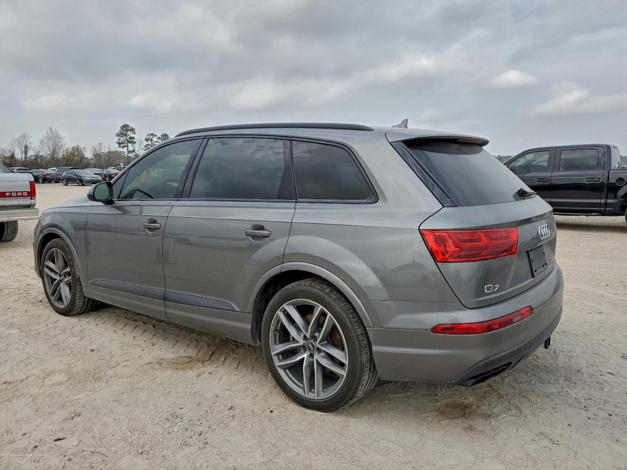 Audi Q7 Prestige Image 4