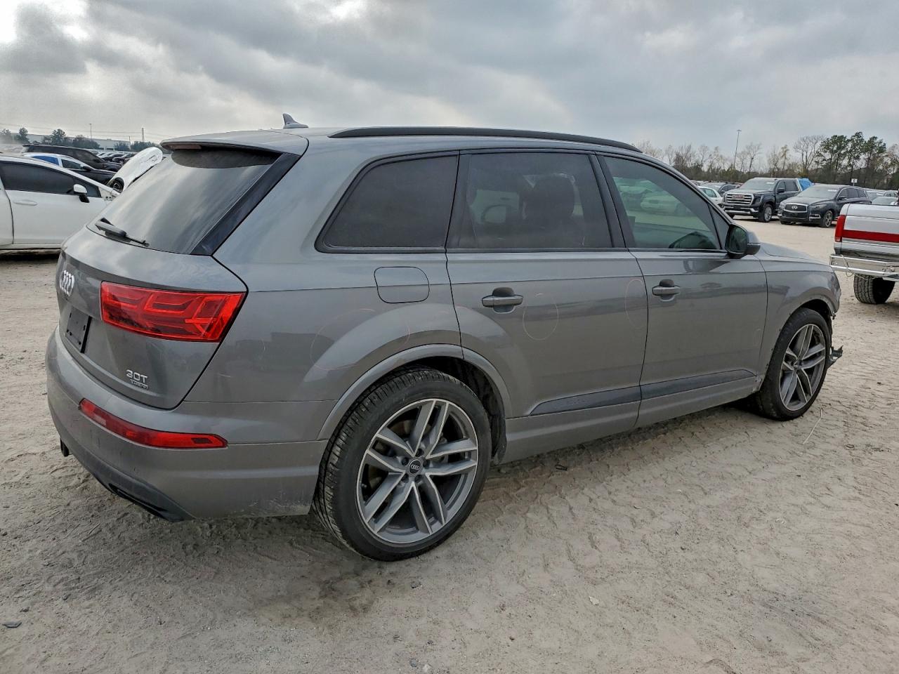 Audi Q7 Prestige Image 3