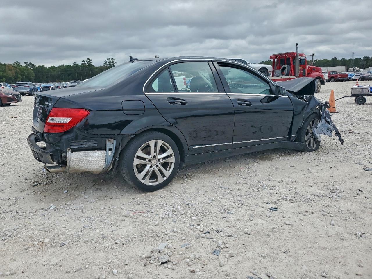 Mercedes-Benz C-Class 300 4matic Image 2