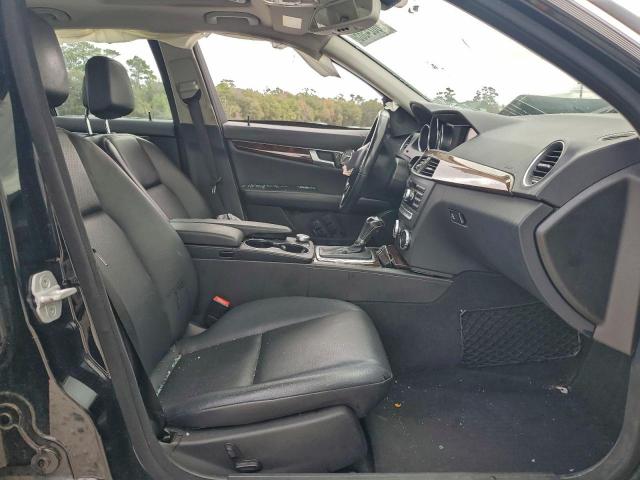 Mercedes-Benz C-Class 300 4matic Image 9