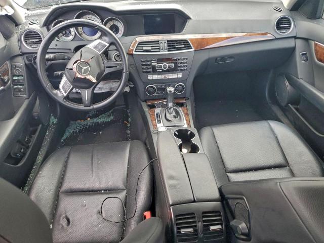 Mercedes-Benz C-Class 300 4matic Image 6