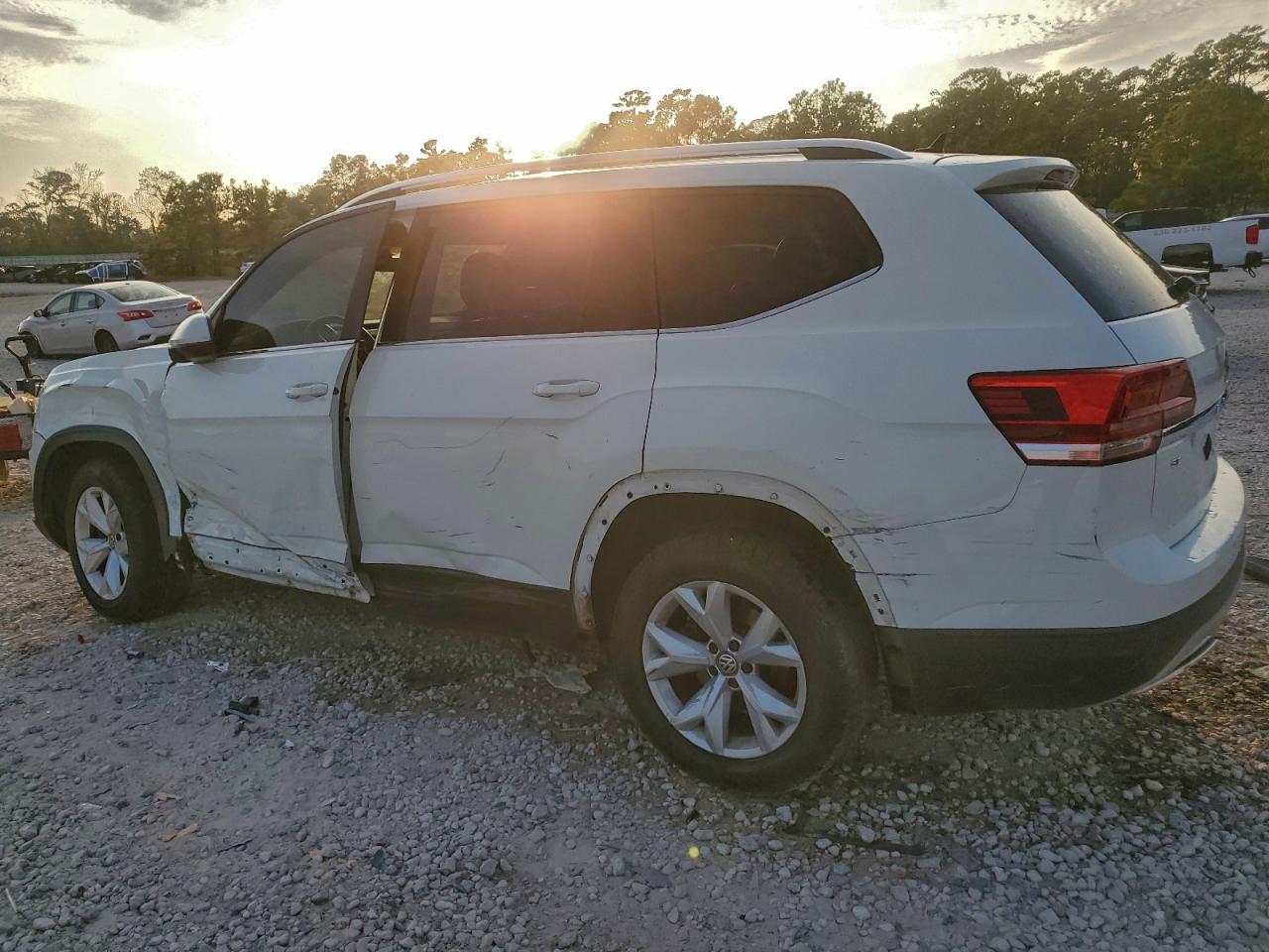 Volkswagen Atlas Se Image 2
