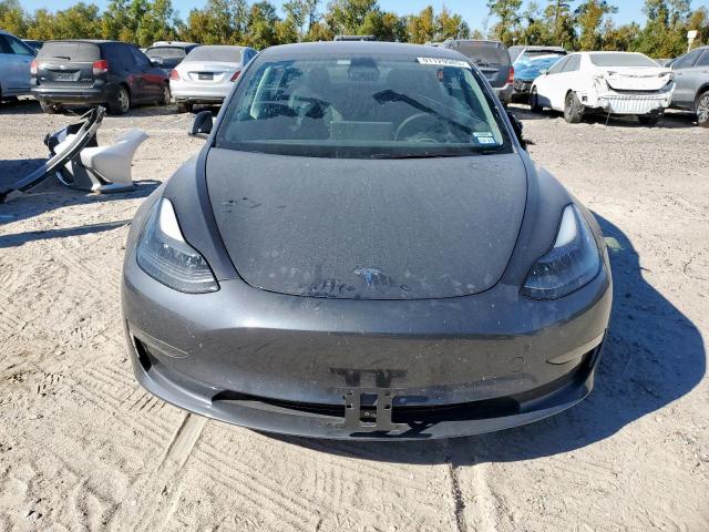 Tesla Model 3 Image 4